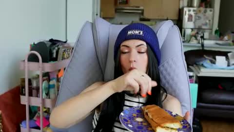 A cadia online show from 11.05.25