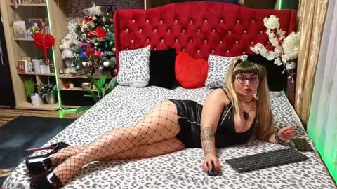 Snapshot of pornbubblebutt chatting on 12.19.24 pornbubblebutt online show from 12.19.24