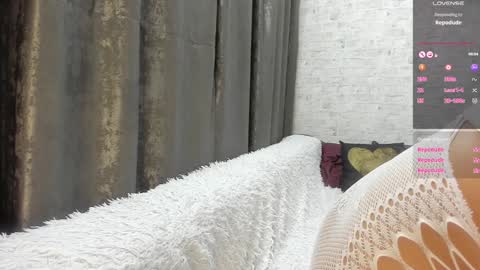 Viki Di online show from 12.25.24