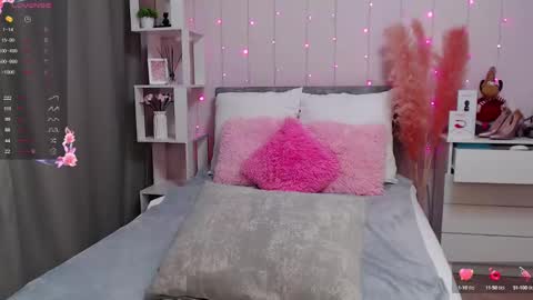 Snapshot of pornogirlx chatting on 01.15.25 Masha online show from 01.15.25