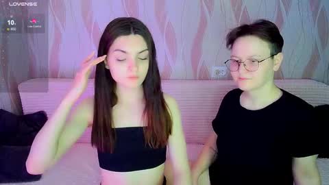 Snapshot of pornostendup chatting on 10.18.25 Ana and Tati online show from 10.18.25