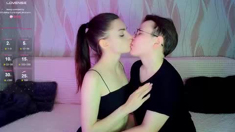 Snapshot of pornostendup chatting on 10.21.25 Ana and Tati online show from 10.21.25