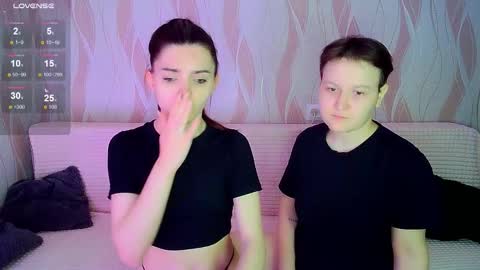 Snapshot of pornostendup chatting on 10.23.25 Ana and Tati online show from 10.23.25