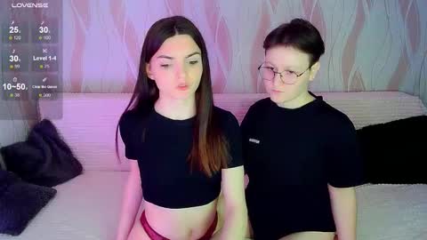 Snapshot of pornostendup chatting on 11.29.25 Ana and Tati online show from 11.29.25