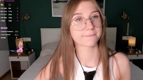 Snapshot of portia_bubbles chatting on 02.27.26 Elizabeth online show from 02.27.26