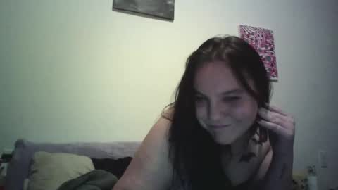 Snapshot of poundedsnowbunny chatting on 10.26.25 SnowBunny online show from 10.26.25
