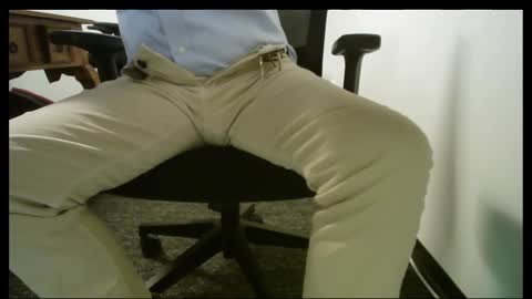 Snapshot of poundtownusa2016 chatting on 10.20.25 ConchilDog online show from 10.20.25