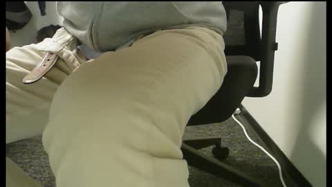 Snapshot of poundtownusa2016 chatting on 11.24.25 ConchilDog online show from 11.24.25