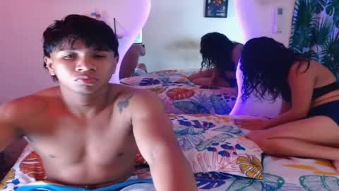 ALEX Y ALEXA online show from 10.28.25