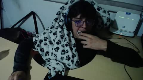 powerfulzeus2 online show from 10.29.25