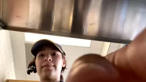 Snapshot of pr3ttynperla chatting on 09.16.25 pr3ttynperla online show from 09.16.25