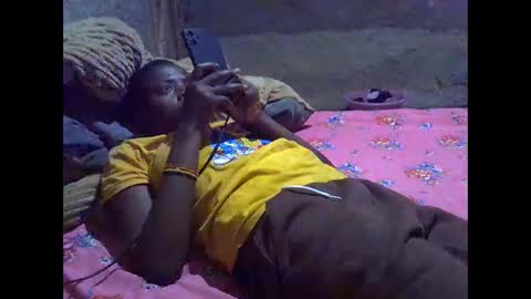 Snapshot of precious_nesh chatting on 05.20.26 precious_nesh online show from 05.20.26