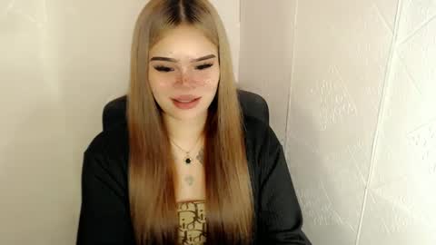 MAXXINE online show from 03.11.25