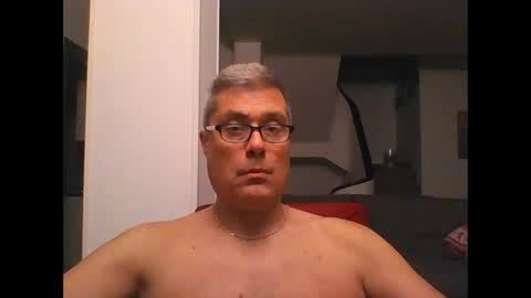 Snapshot of prendimisubito chatting on 10.24.25 prendimisubito online show from 10.24.25