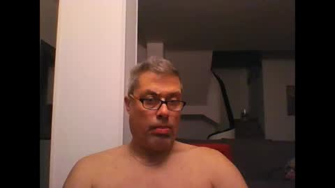 Snapshot of prendimisubito chatting on 10.29.25 prendimisubito online show from 10.29.25