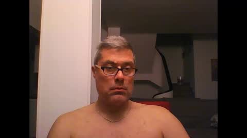 Snapshot of prendimisubito chatting on 10.30.25 prendimisubito online show from 10.30.25