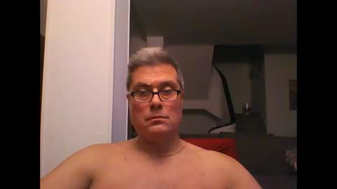 Snapshot of prendimisubito chatting on 11.19.25 prendimisubito online show from 11.19.25