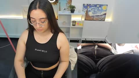 Snapshot of press_anykey chatting on 10.09.25 Camila online show from 10.09.25