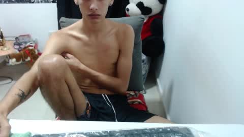 Snapshot of pressure_xxx_420 chatting on 01.10.25 PRESSURE online show from 01.10.25