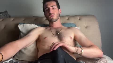 Snapshot of prestonblovestocum chatting on 09.25.25 prestonblovestocum online show from 09.25.25