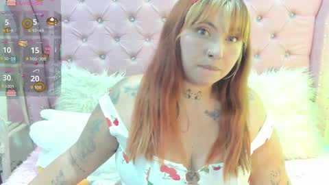 Snapshot of pretti__violet_ chatting on 09.19.25 Pretti Violet online show from 09.19.25