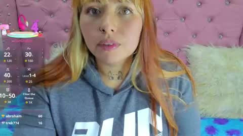 Snapshot of pretti__violet_ chatting on 10.21.25 Pretti Violet online show from 10.21.25