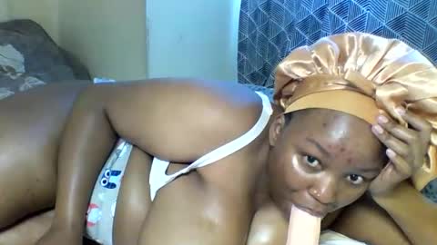 Prettie diva online show from 11.19.25