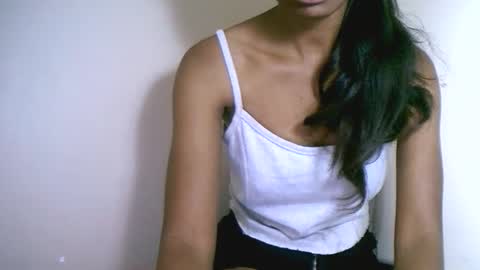 prettiethalia online show from 11.03.25