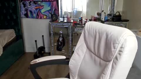 Yasmine pretty online show from 01.02.25