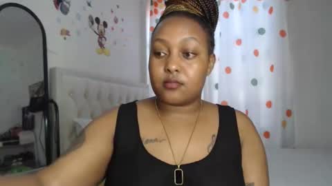Snapshot of pretty_annah chatting on 10.01.25 Annah online show from 10.01.25