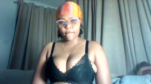 Snapshot of pretty_dee1 chatting on 07.27.26 pretty_dee1 online show from 07.27.26