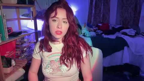 Snapshot of pretty_in_p1nk chatting on 02.12.25 Sophie online show from 02.12.25