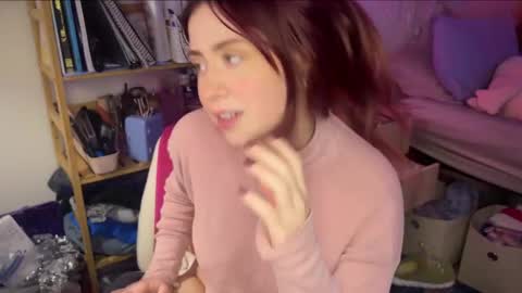 Snapshot of pretty_in_p1nk chatting on 02.28.25 Sophie online show from 02.28.25