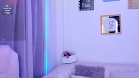 pretty online show from 12.22.25