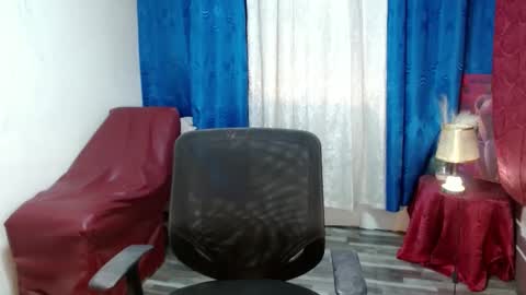 pretty_lady_kitty online show from 12.12.24