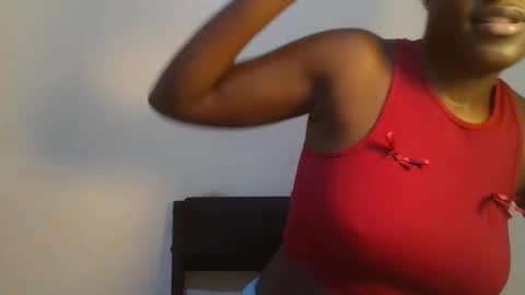 pretty_lucie online show from 04.13.26