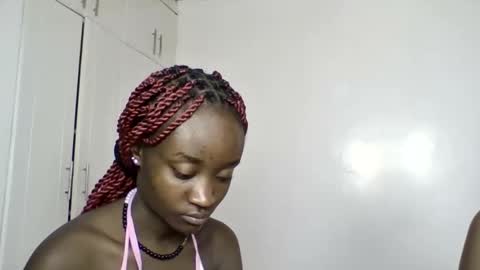 pretty luv1 online show from 12.22.25