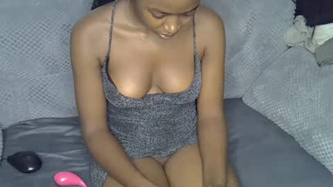 pretty_petite24 online show from 06.17.26