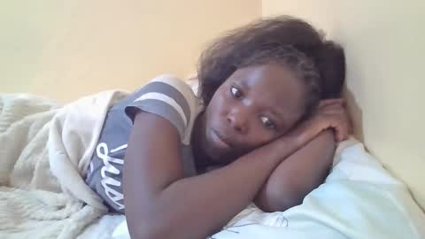 pretty_petite_ebony online show from 03.11.25