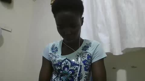 pretty_petite_ebony online show from 10.29.25