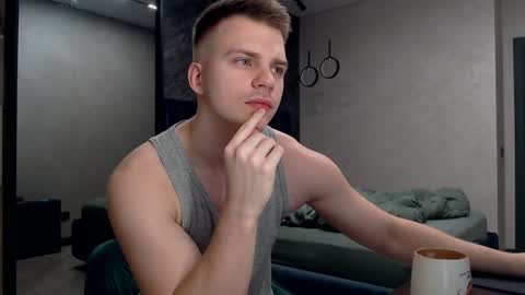 Snapshot of pretty_sweety chatting on 12.04.24 Justin online show from 12.04.24