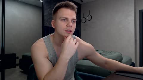 Snapshot of pretty_sweety chatting on 12.10.24 Justin online show from 12.10.24