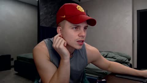 Snapshot of pretty_sweety chatting on 02.15.25 Justin online show from 02.15.25