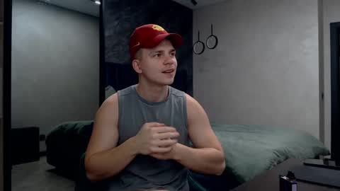 Snapshot of pretty_sweety chatting on 02.18.25 Justin online show from 02.18.25