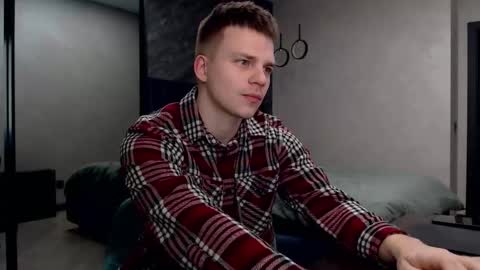Snapshot of pretty_sweety chatting on 02.18.25 Justin online show from 02.18.25
