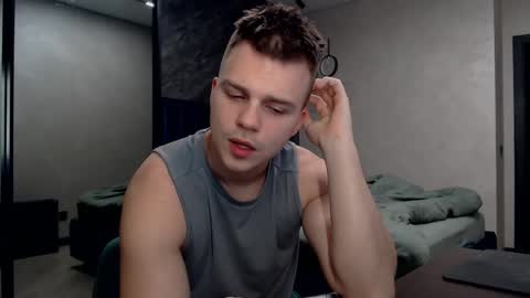 Snapshot of pretty_sweety chatting on 03.03.25 Justin online show from 03.03.25