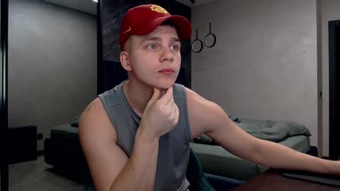 Snapshot of pretty_sweety chatting on 03.05.25 Justin online show from 03.05.25