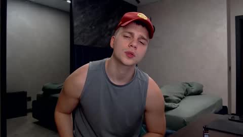 Snapshot of pretty_sweety chatting on 03.06.25 Justin online show from 03.06.25