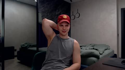 Snapshot of pretty_sweety chatting on 03.07.25 Justin online show from 03.07.25