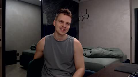 Snapshot of pretty_sweety chatting on 03.09.25 Justin online show from 03.09.25